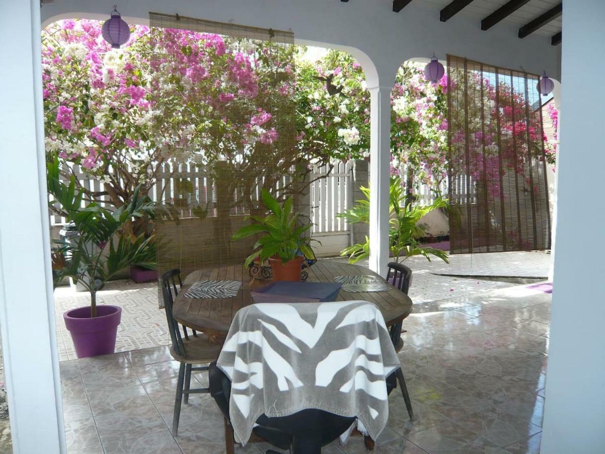 Maison D'Hote "Les Bougainvillees" Port-Louis Luaran gambar